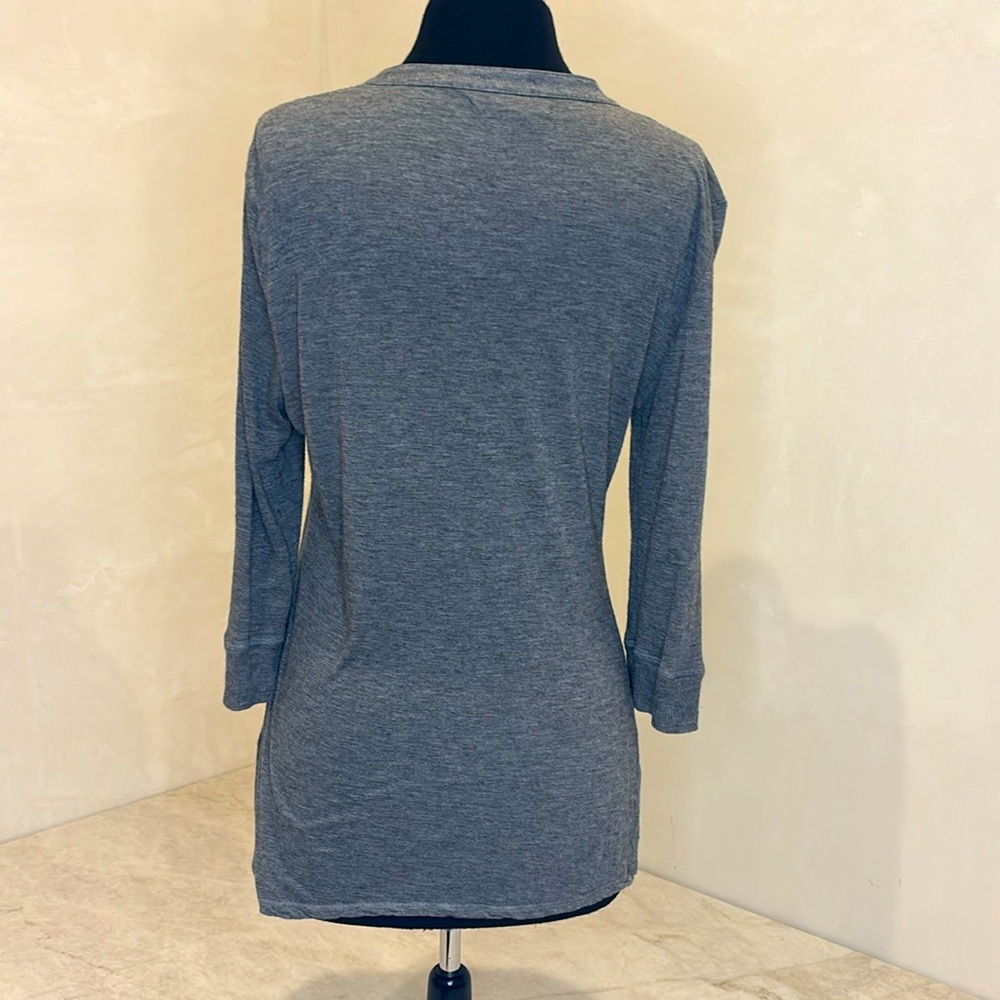 Kenneth Cole. Gray Ruffled Women's Top, 3/4 sleeves, Business casual. Size large - Picture 2 of 9